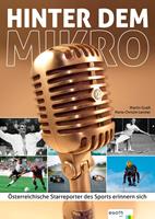  Hinter dem Mikro