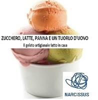   Zucchero, latte, panna e un tuorlo d'uovo. Il gelato artigianale fatto in casa