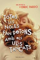   Totes les noies fan petons amb els ulls tancats