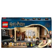 LEGO Harry Potter 76386 Hogwarts: Errore della Pozione Polisucco, Castello Giocattolo con Minifigure d'Oro 20&#176; Anniversario