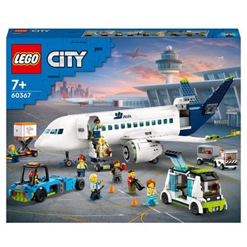 LEGO City 60367 Aereo Passeggeri, Modellino di Aeroplano Giocattolo da Costruire con 9 Minifigure e Veicoli dell'Aeroporto  LEGO 2023 | Libraccio.it