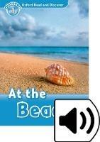 Read and discover. Level 1. At the beach. Con audio pack. Con espansione online