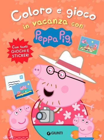 Coloro e gioco in vacanza con Peppa Pig. Con adesivi. Ediz. a colori - Silvia D'Achille - Libro Giunti Editore 2022 | Libraccio.it