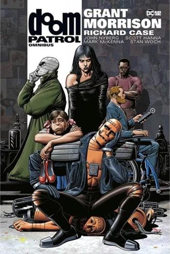 Doom Patrol - Grant Morrison - Libro Panini Comics 2021, DC omnibus | Libraccio.it