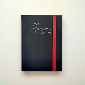 Forever Valentino. Ediz. a colori  - Libro Silvana 2023, Qatar museums | Libraccio.it