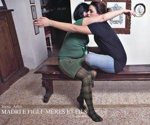 Madri e figli. Ediz. italiana e francese - Virgilio Siemi - Libro Maschietto Editore 2011, Il gesto | Libraccio.it