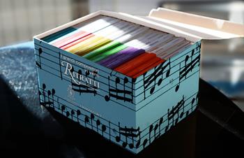 Cofanetto collana Ritratti. Elegante confezione contenente i 20 volumi della collana  - Libro Curci 2024, Ritratti | Libraccio.it