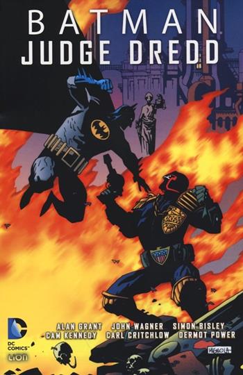 Batman Judge Dredd. Vol. 1 - Alan Grant, Simon Bisley - Libro Lion 2014, Batman | Libraccio.it