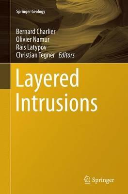 Layered Intrusions  - Libro Springer, Springer Geology | Libraccio.it