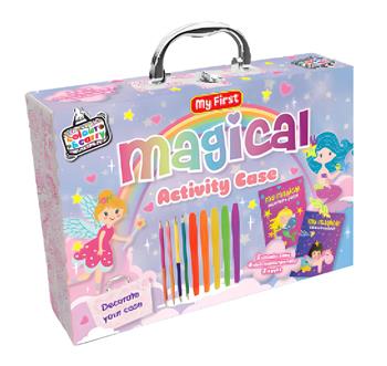 Valigetta delle creature magiche. Ediz. illustrata. Con 4 fogli stencil e fogli con silhouette. Con 4 penne gel, 4 pennarelli a doppia punta, 1 matita. Con 4 fogli sticker  - Libro ABraCadabra 2025 | Libraccio.it