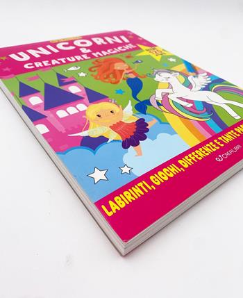 Unicorni & creature magiche. Disegna gioca & colora. Ediz. a colori  - Libro Crealibri 2026 | Libraccio.it