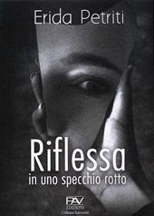 Riflessa in uno specchio rotto